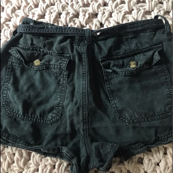 american eagle shorts- size 2 - Picture 2 of 2